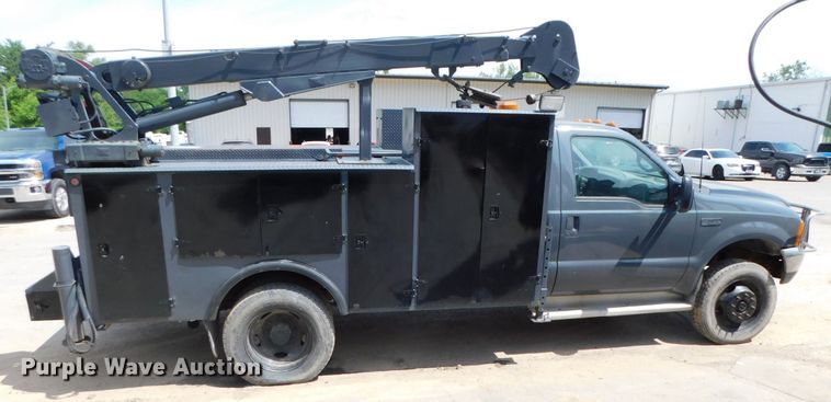 image for item DK8576 1999 Ford F550 Super Duty XLT  utility / service truck