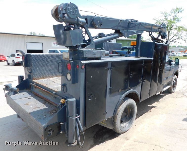 image for item DK8576 1999 Ford F550 Super Duty XLT  utility / service truck