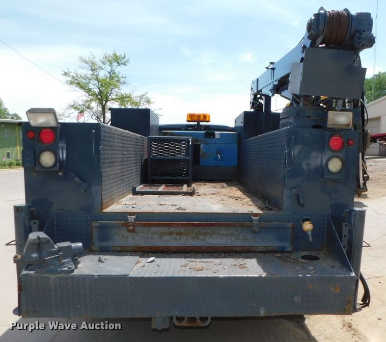 image for item DK8576 1999 Ford F550 Super Duty XLT  utility / service truck