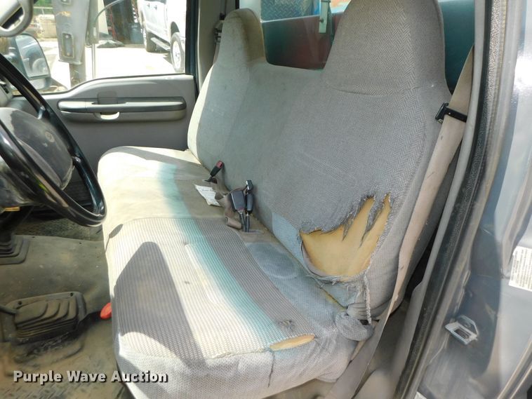 image for item DK8576 1999 Ford F550 Super Duty XLT  utility / service truck