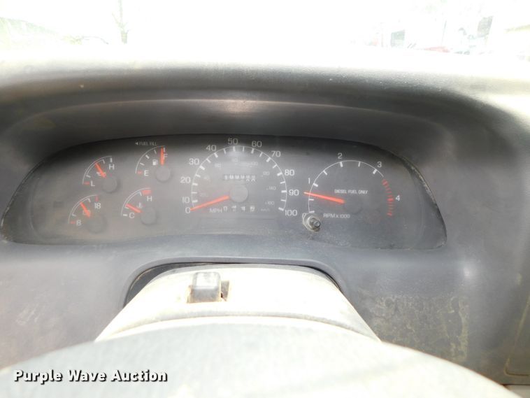 image for item DK8576 1999 Ford F550 Super Duty XLT  utility / service truck