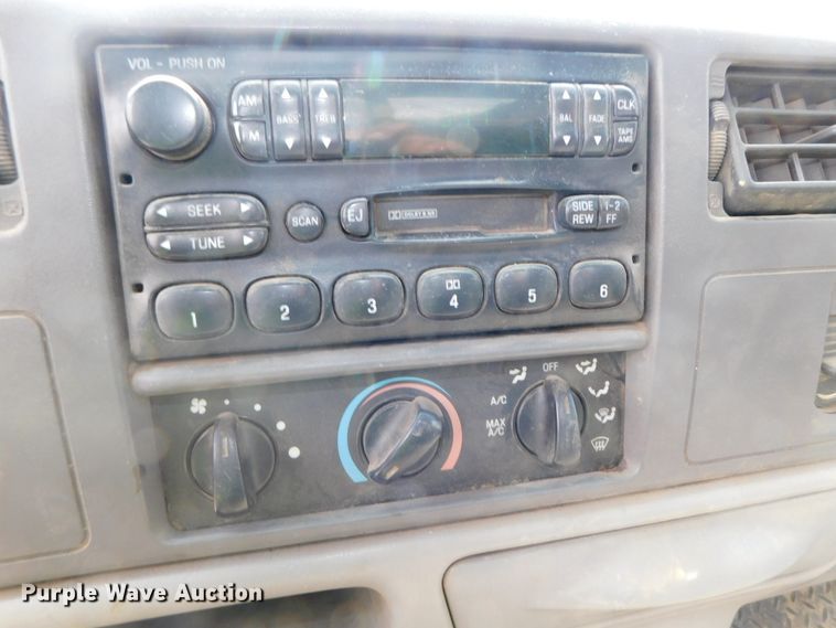 image for item DK8576 1999 Ford F550 Super Duty XLT  utility / service truck