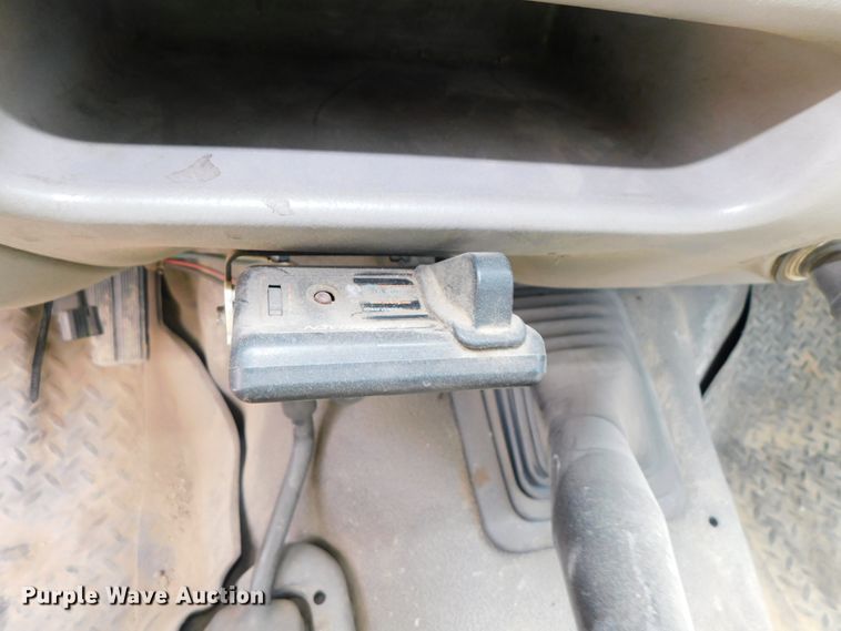 image for item DK8576 1999 Ford F550 Super Duty XLT  utility / service truck