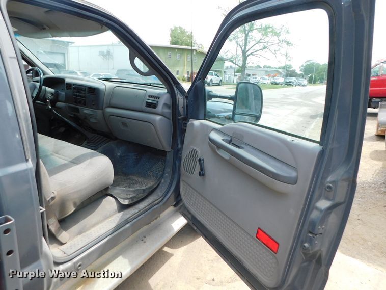 image for item DK8576 1999 Ford F550 Super Duty XLT  utility / service truck