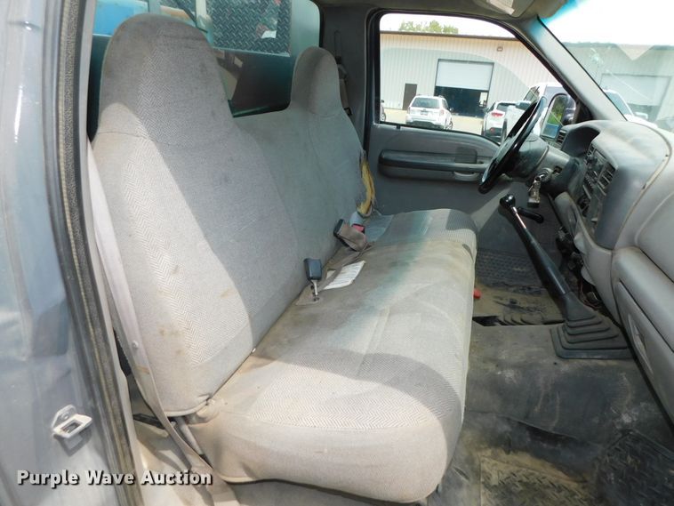 image for item DK8576 1999 Ford F550 Super Duty XLT  utility / service truck