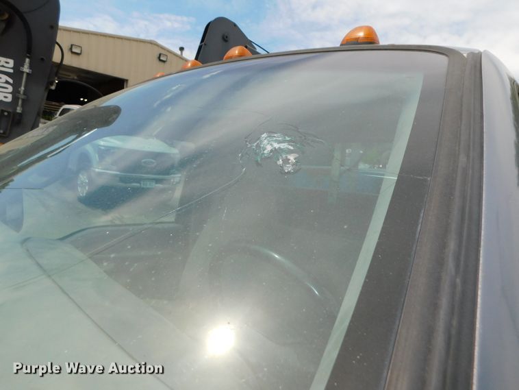 image for item DK8576 1999 Ford F550 Super Duty XLT  utility / service truck