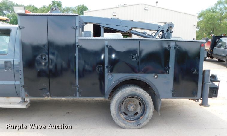 image for item DK8576 1999 Ford F550 Super Duty XLT  utility / service truck