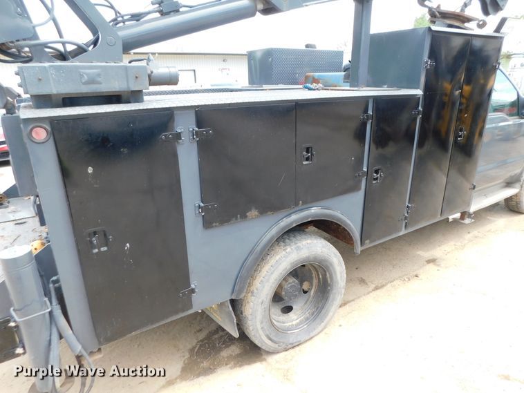 image for item DK8576 1999 Ford F550 Super Duty XLT  utility / service truck