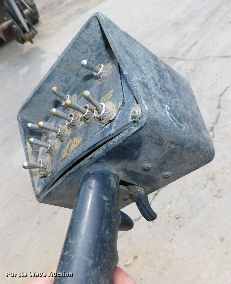 image for item DK8576 1999 Ford F550 Super Duty XLT  utility / service truck