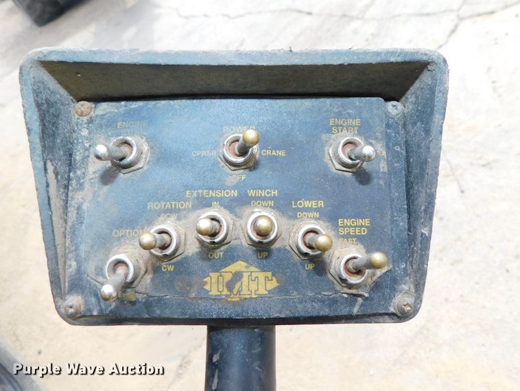 image for item DK8576 1999 Ford F550 Super Duty XLT  utility / service truck