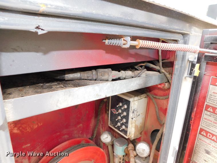 image for item DK8576 1999 Ford F550 Super Duty XLT  utility / service truck