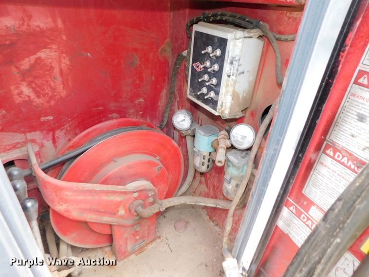 image for item DK8576 1999 Ford F550 Super Duty XLT  utility / service truck