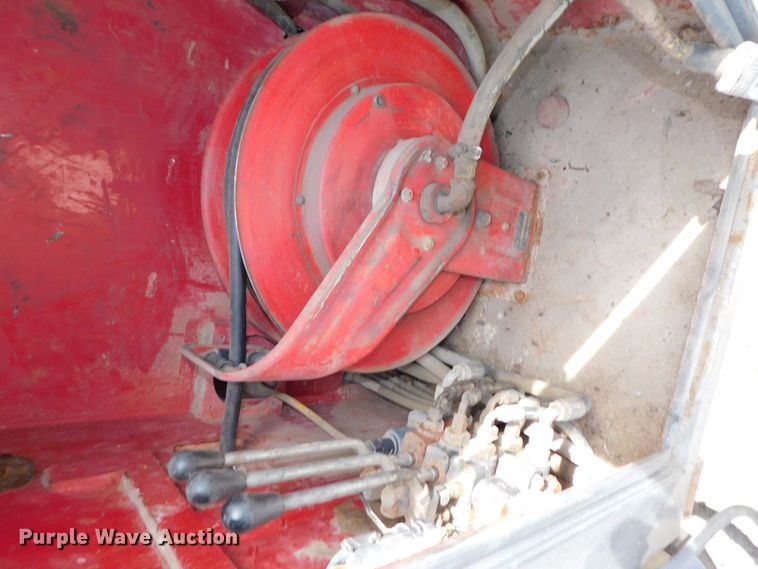 image for item DK8576 1999 Ford F550 Super Duty XLT  utility / service truck