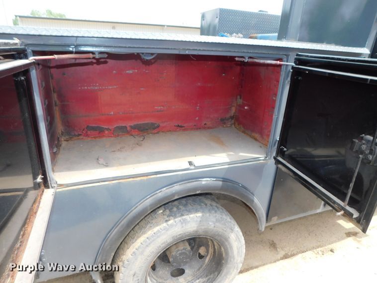 image for item DK8576 1999 Ford F550 Super Duty XLT  utility / service truck