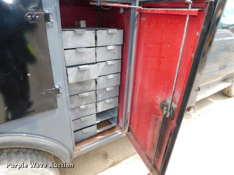 image for item DK8576 1999 Ford F550 Super Duty XLT  utility / service truck