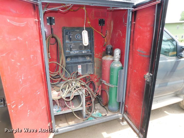 image for item DK8576 1999 Ford F550 Super Duty XLT  utility / service truck