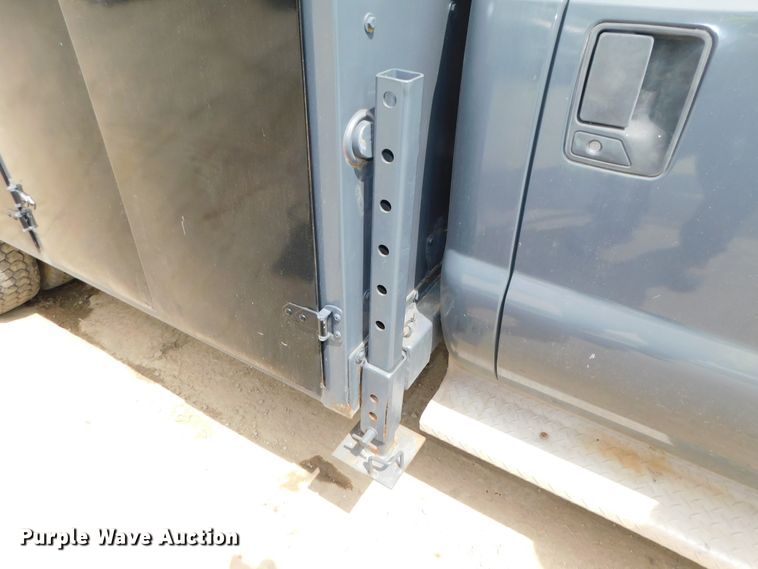 image for item DK8576 1999 Ford F550 Super Duty XLT  utility / service truck