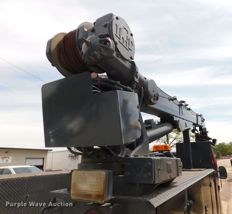 image for item DK8576 1999 Ford F550 Super Duty XLT  utility / service truck