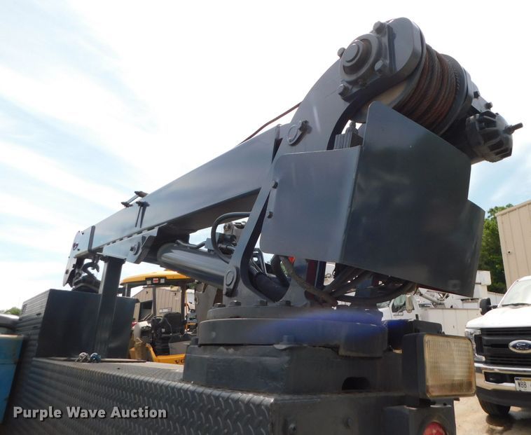 image for item DK8576 1999 Ford F550 Super Duty XLT  utility / service truck