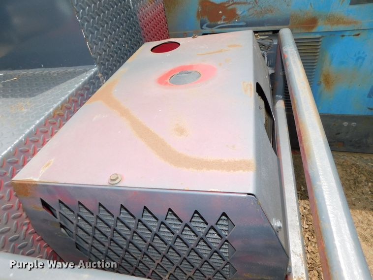 image for item DK8576 1999 Ford F550 Super Duty XLT  utility / service truck