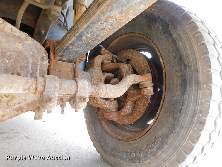 image for item DK8576 1999 Ford F550 Super Duty XLT  utility / service truck