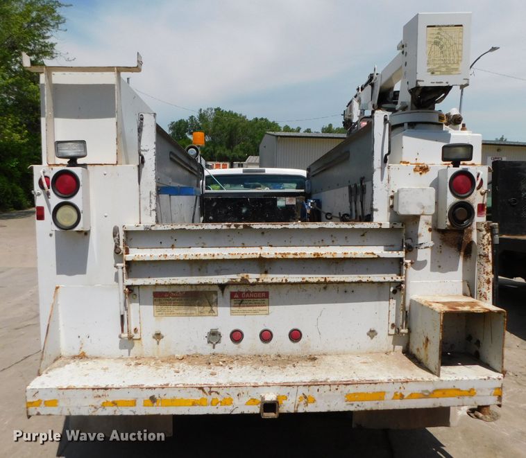 image for item DK8577 2004 Ford F550 Super Duty XL  utility / service truck