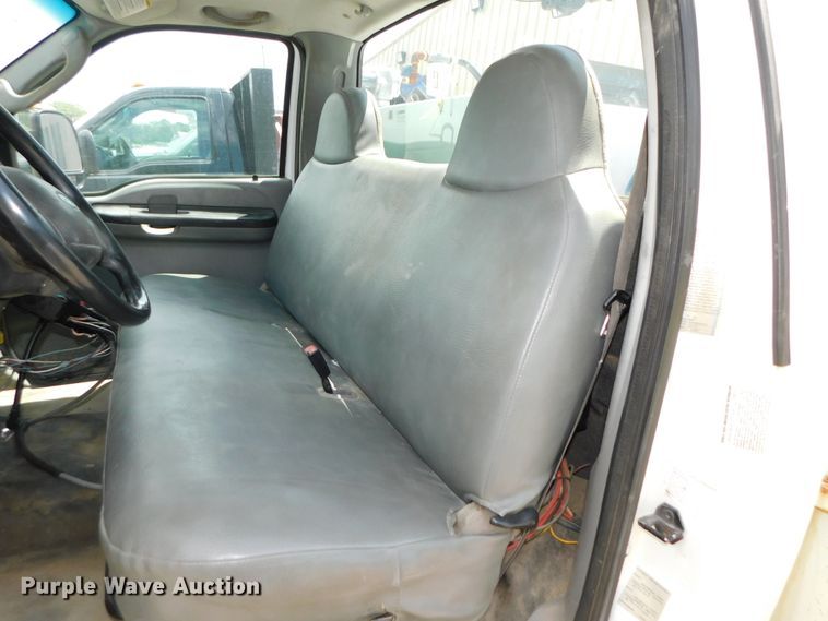 image for item DK8577 2004 Ford F550 Super Duty XL  utility / service truck