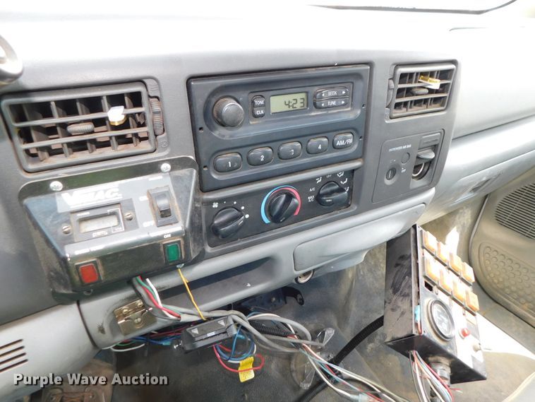 image for item DK8577 2004 Ford F550 Super Duty XL  utility / service truck