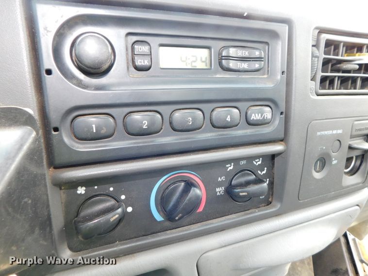 image for item DK8577 2004 Ford F550 Super Duty XL  utility / service truck