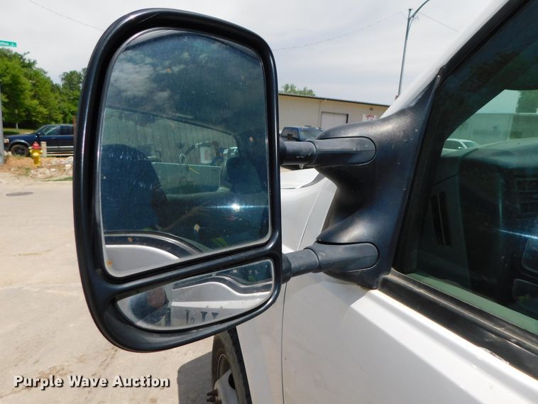 image for item DK8577 2004 Ford F550 Super Duty XL  utility / service truck