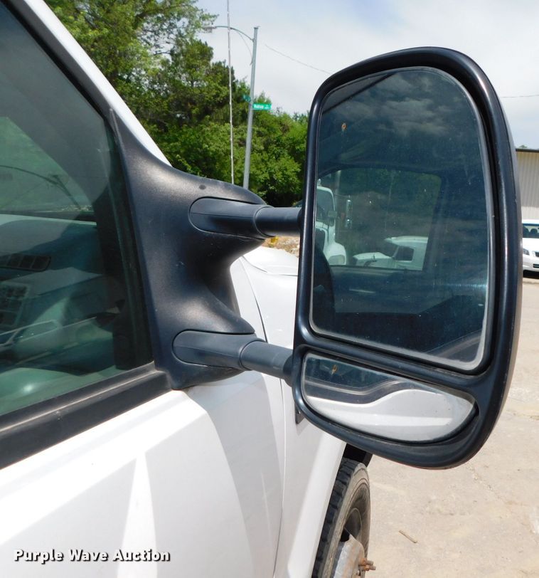 image for item DK8577 2004 Ford F550 Super Duty XL  utility / service truck