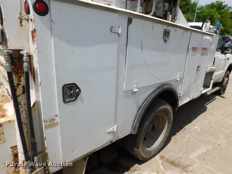 image for item DK8577 2004 Ford F550 Super Duty XL  utility / service truck