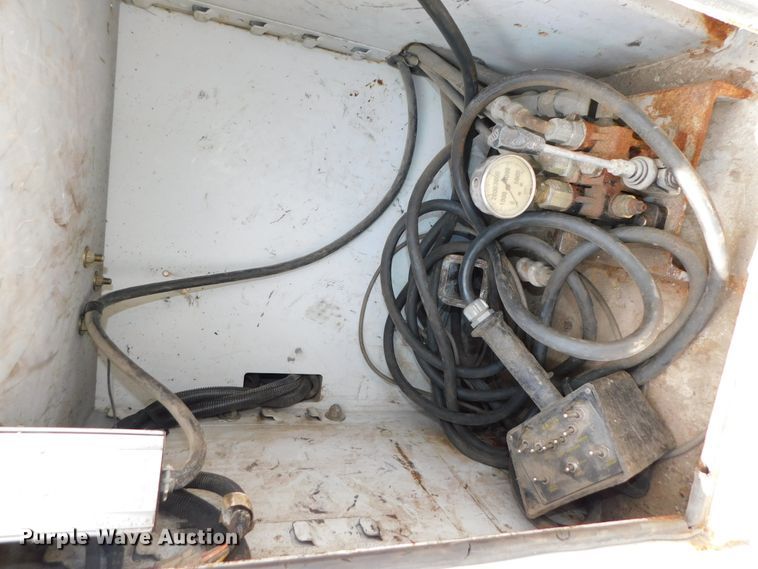 image for item DK8577 2004 Ford F550 Super Duty XL  utility / service truck