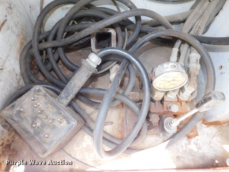 image for item DK8577 2004 Ford F550 Super Duty XL  utility / service truck