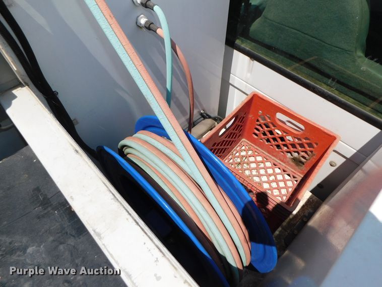 image for item DK8577 2004 Ford F550 Super Duty XL  utility / service truck