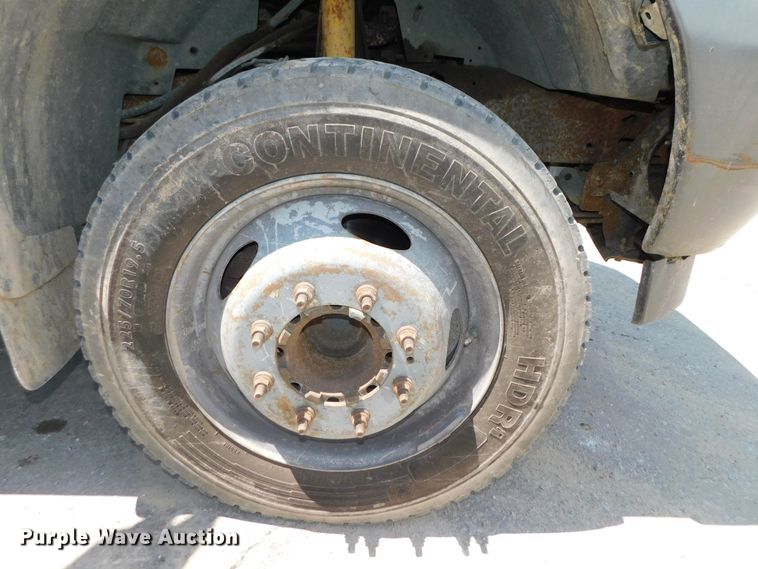 image for item DK8577 2004 Ford F550 Super Duty XL  utility / service truck