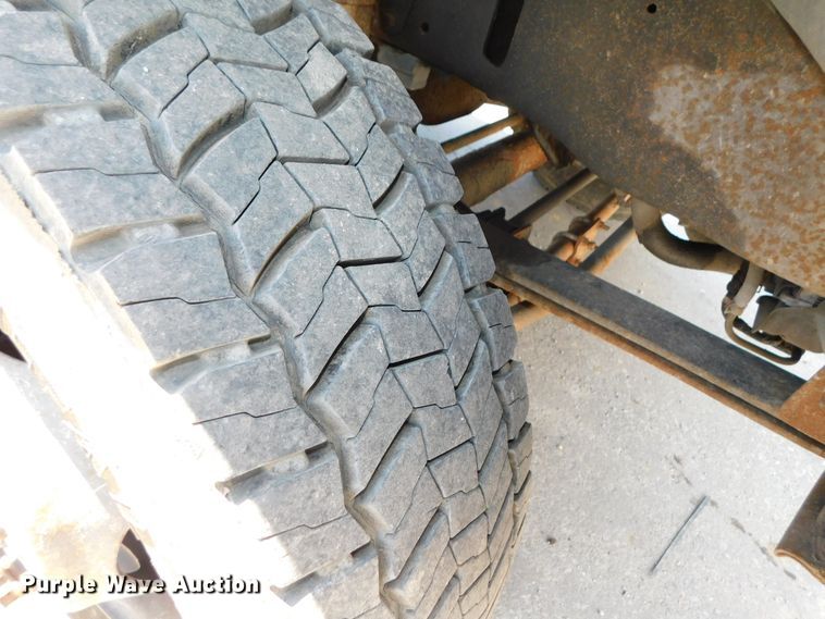 image for item DK8577 2004 Ford F550 Super Duty XL  utility / service truck