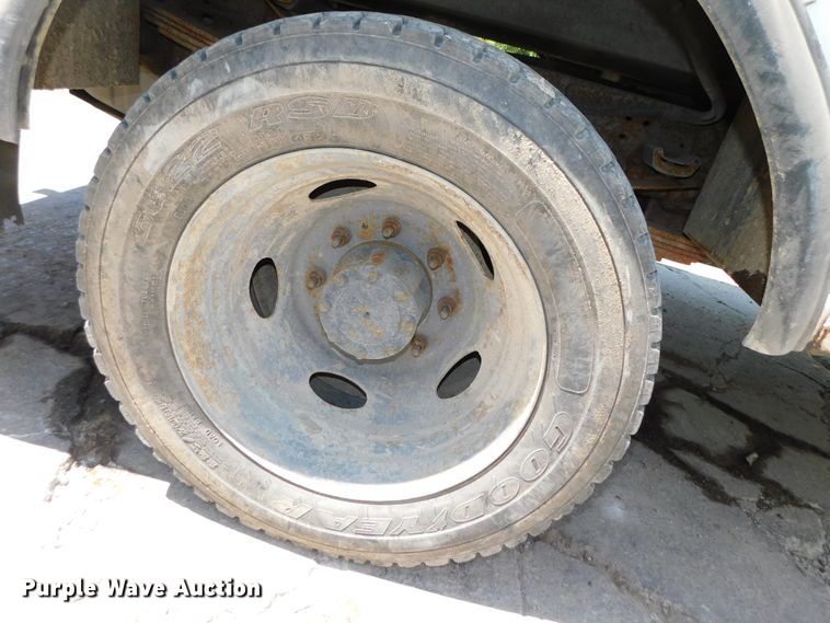 image for item DK8577 2004 Ford F550 Super Duty XL  utility / service truck