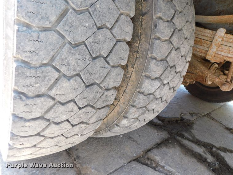 image for item DK8577 2004 Ford F550 Super Duty XL  utility / service truck