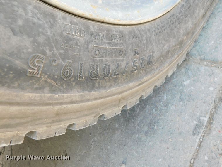 image for item DK8577 2004 Ford F550 Super Duty XL  utility / service truck