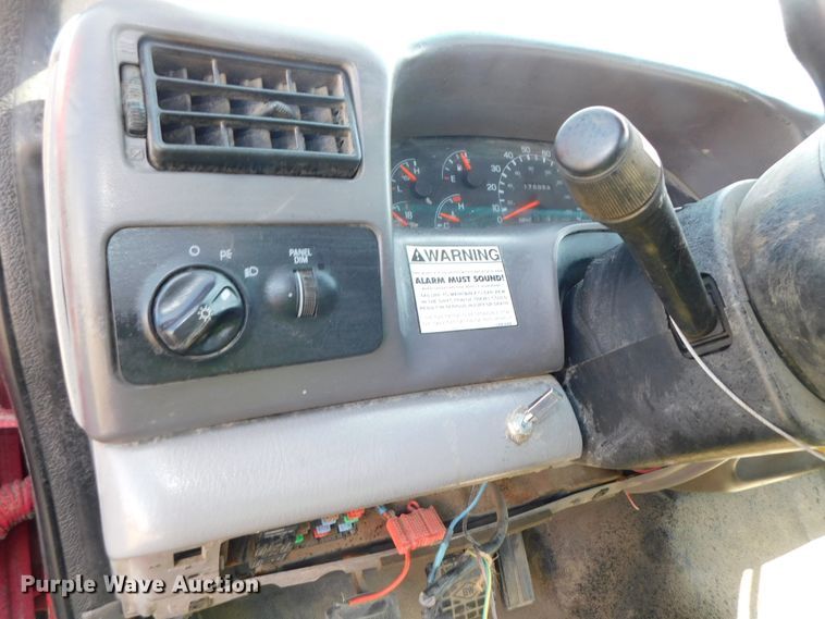 image for item DK8578 2000 Ford F650 Super Duty XLT  rollback truck