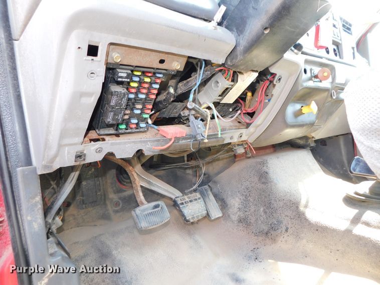 image for item DK8578 2000 Ford F650 Super Duty XLT  rollback truck