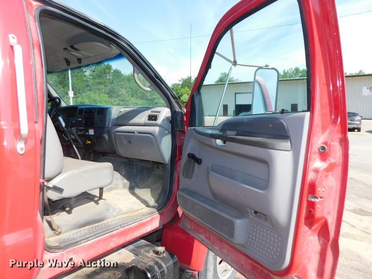 image for item DK8578 2000 Ford F650 Super Duty XLT  rollback truck