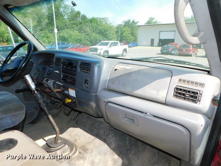 image for item DK8578 2000 Ford F650 Super Duty XLT  rollback truck