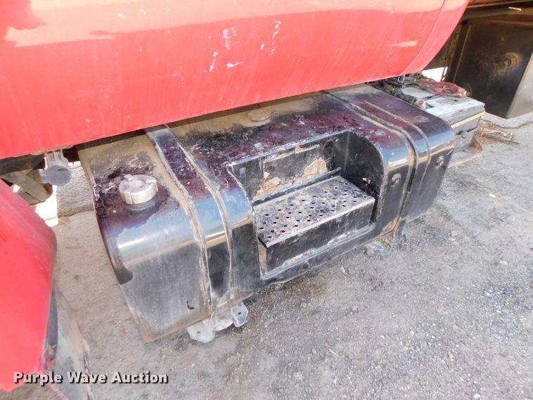 image for item DK8578 2000 Ford F650 Super Duty XLT  rollback truck