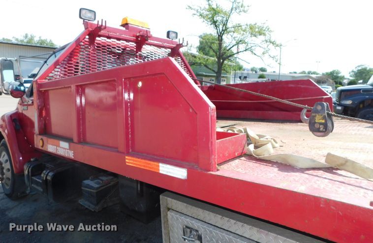 image for item DK8578 2000 Ford F650 Super Duty XLT  rollback truck