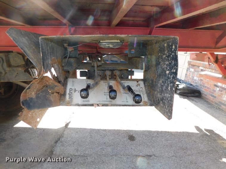 image for item DK8578 2000 Ford F650 Super Duty XLT  rollback truck