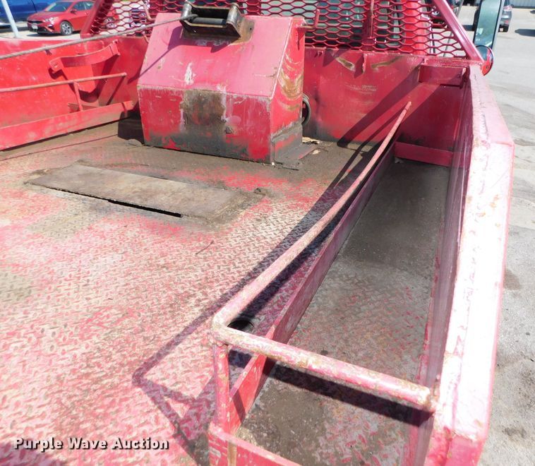 image for item DK8578 2000 Ford F650 Super Duty XLT  rollback truck