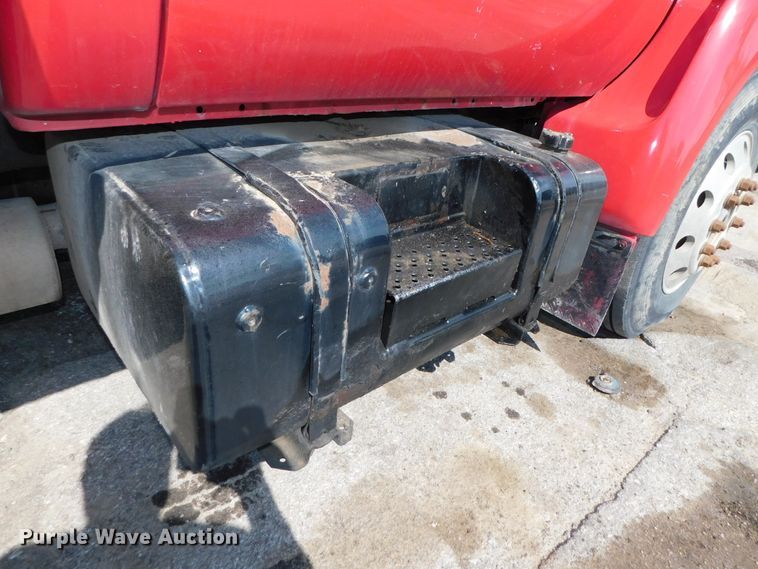 image for item DK8578 2000 Ford F650 Super Duty XLT  rollback truck