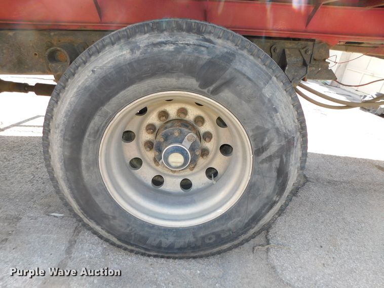 image for item DK8578 2000 Ford F650 Super Duty XLT  rollback truck